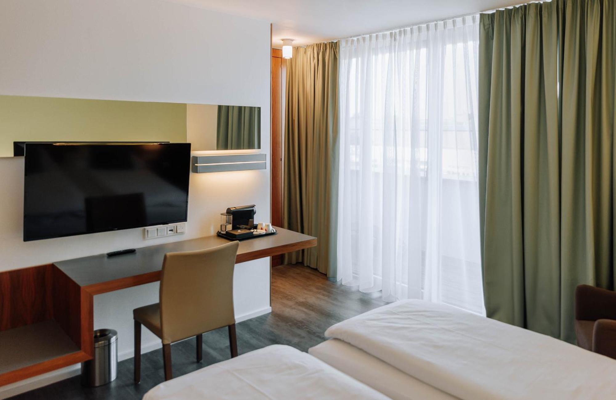 Heinhotel Vienna Airport Schwechat Bagian luar foto