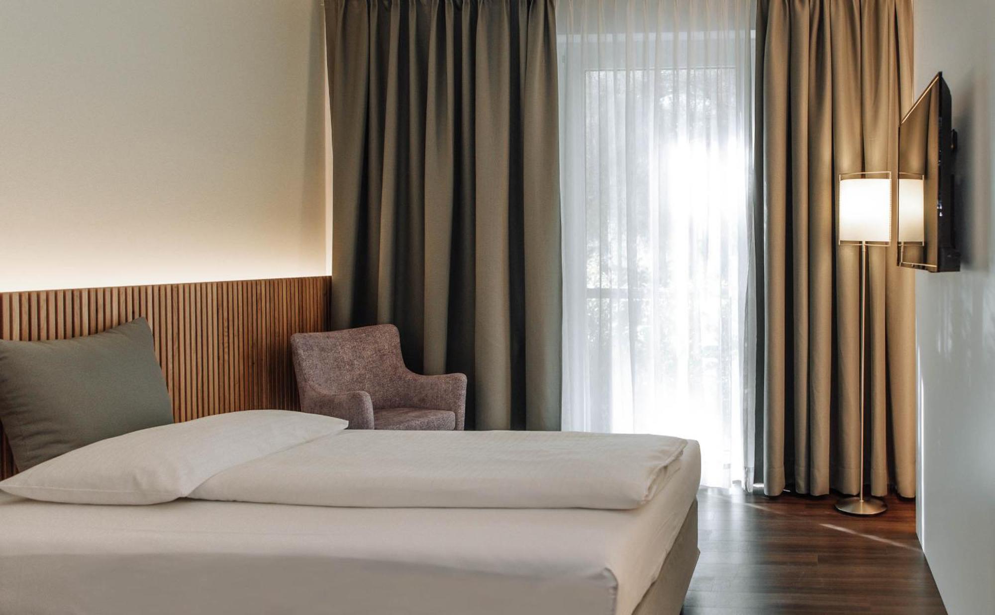 Heinhotel Vienna Airport Schwechat Bagian luar foto