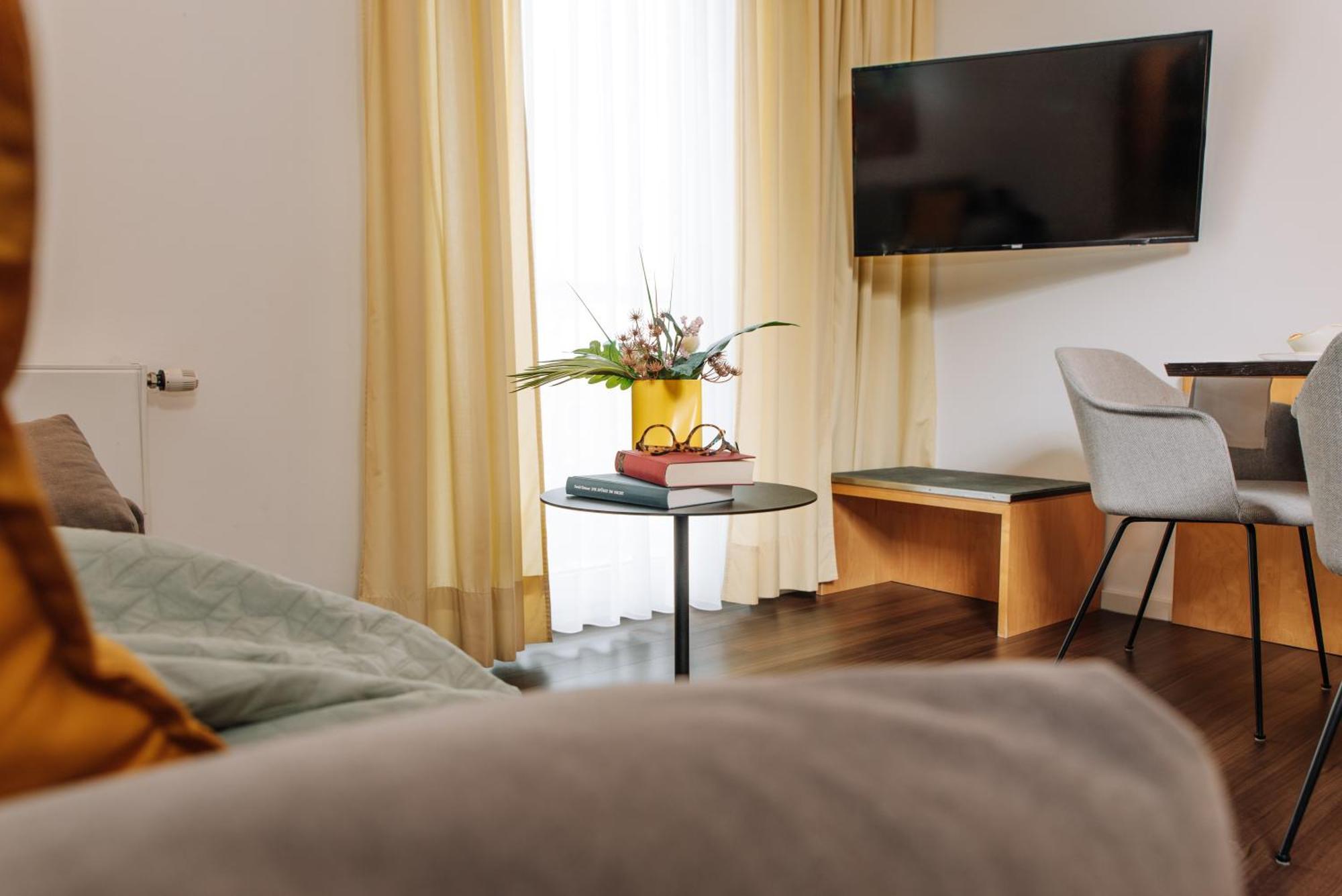 Heinhotel Vienna Airport Schwechat Bagian luar foto
