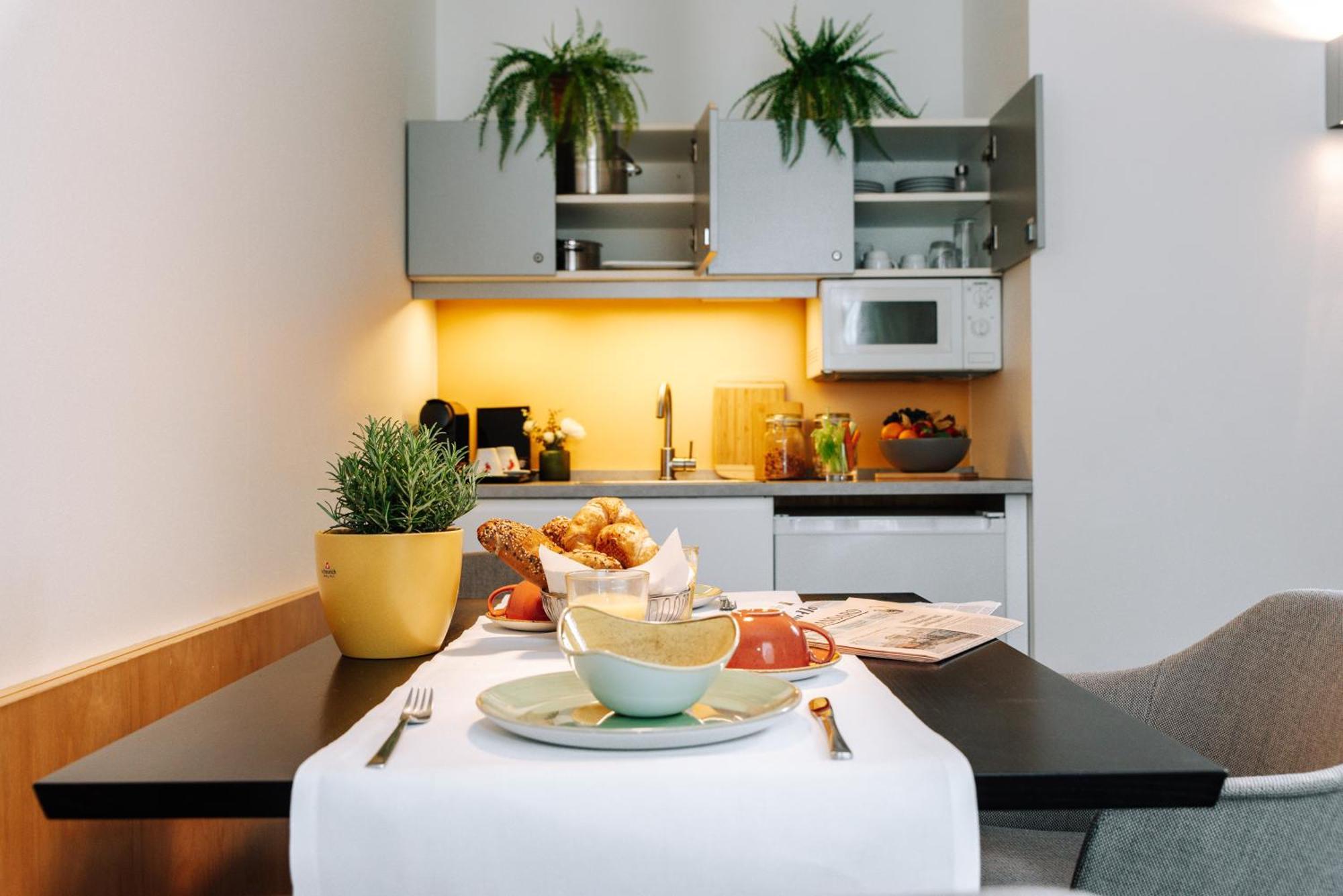Heinhotel Vienna Airport Schwechat Bagian luar foto