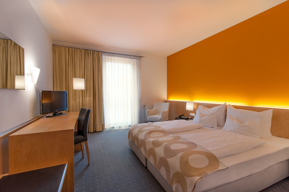 Heinhotel Vienna Airport Schwechat Bagian luar foto