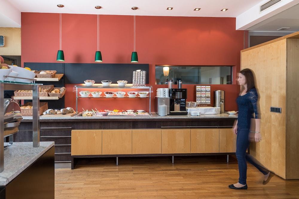 Heinhotel Vienna Airport Schwechat Bagian luar foto