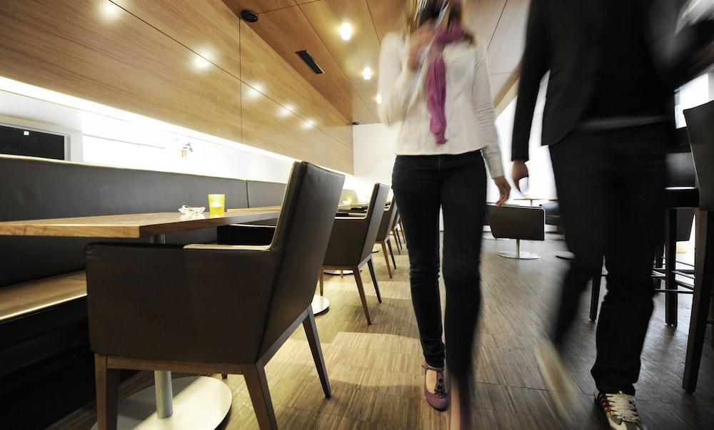 Heinhotel Vienna Airport Schwechat Bagian luar foto